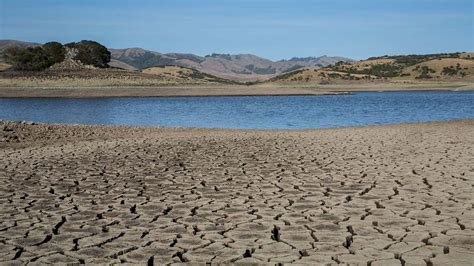 abc/as california struggles with drought could mandatory water restrictions happen sooner
